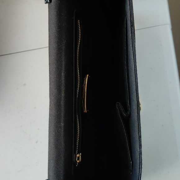 Forever 21 Shoulder bag /clutch with gold chain. Black crocodile skin texture - Picture 5 of 6